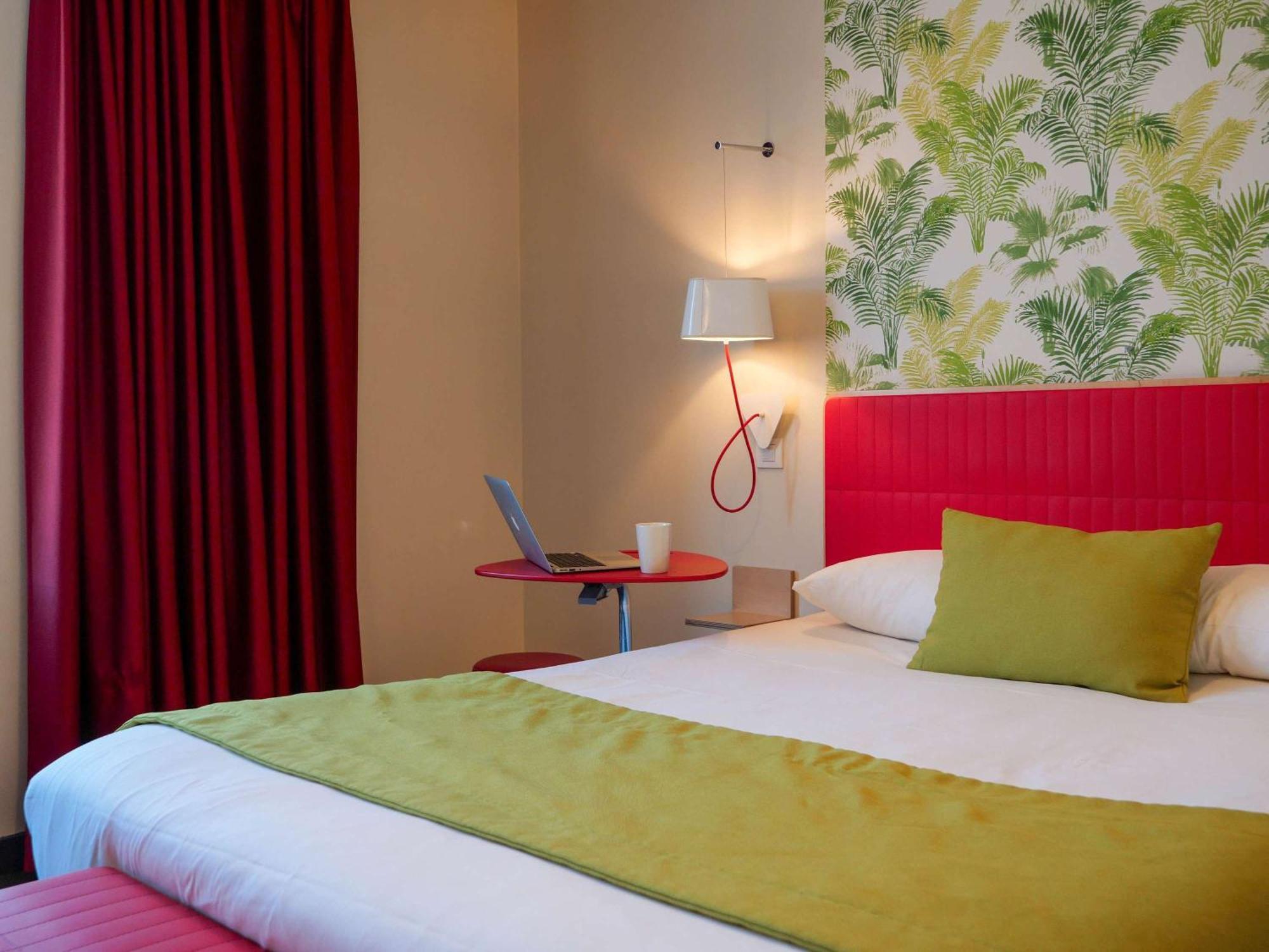 Ibis Styles Calais Centre Hotel Exterior foto