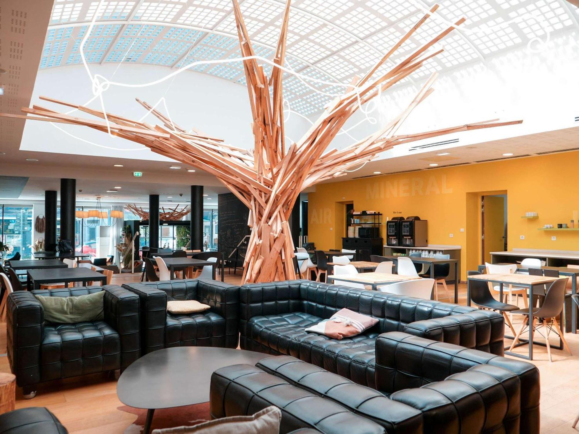 Ibis Styles Calais Centre Hotel Exterior foto